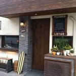 ロータス - 外観