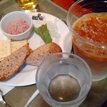 BERG - レバーハーブパテ@380円、アイスラテL@400円