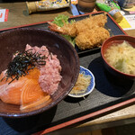 上州屋 - サーモンネギトロ丼（ご飯200g）・大海老フライ・カニコロッケ1500円