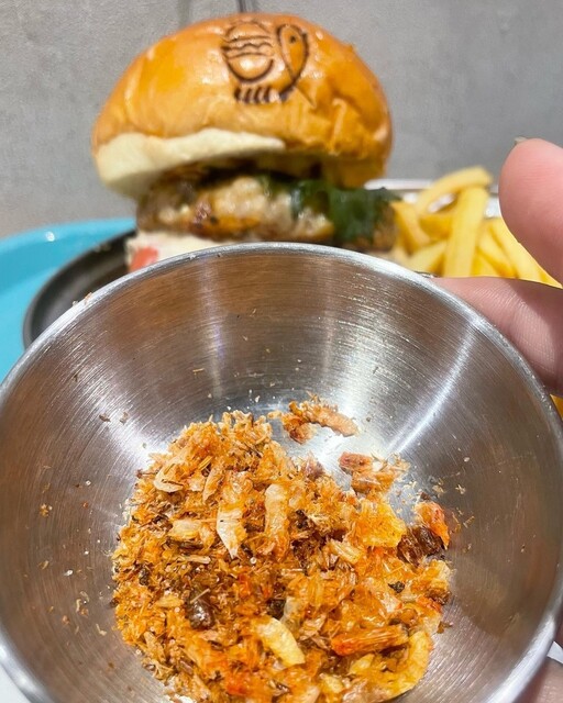 Sakana no Burger Nagoya Sentorarupakuten photo 5