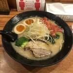 萬楽 塩田屋 - 鶏とんこつに味玉トッピング