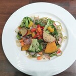 自家製生めんぱすた ラクエン - 野菜の宝石箱