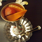 日本料理 幸庵 - パパイヤ（ゼリー付き）、苺（アイベリー）、みかん（せとか）