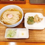 手打ちうどん 上を向いて - 
