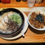 博多ラーメン清水屋 - 清水屋ラーメン　ちゃーしゅーめし