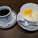 金剛飯店 - デザートとコーヒー