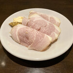 BARU 竹末 - お通し：黒豚ロースハム(400円)