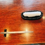 麟 - お箸とおしぼりです