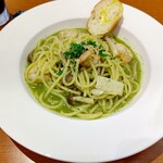 Restaurant Cafe CARO - 【2022.7.21(木)】ランチセット(エビときのこのジェノベーゼ＋サラダ＋フリッタータ＋バケット＋ドリンク)980円のパスタ