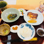 日本料理 一会 - ・お漬物
      ・お味噌汁
      