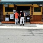 オランダ軒 - 11：05開店　NO1/2さんが入店