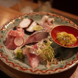 日本酒片手に味わいたい魚介がずらり