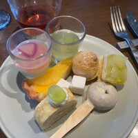 The Kitchen Salvatore Cuomo GINZA - 桃がテーマのデザートブッフェ別料金　ありですね