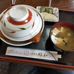 昭和 - 料理写真:わらじカツ丼