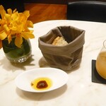 ブルガリ イル・カフェ - パン・オリーブオイル＋バルサミコ酢