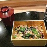 日本料理　百屋 - ちらし寿司と汁物