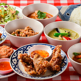 辛さ・パクチーの量は調節OK！手軽なランチから夜の乾杯まで◎