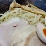 麺や厨 - スペシャル極上濃厚つけ麺　麺アップ