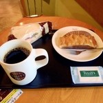 タリーズコーヒー - Sコーヒー300円　アップルパイ230円　HLT290円