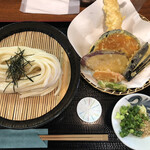 本場讃岐うどん 麺工房 笑門 - 