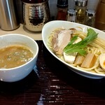 麺 ヒキュウ - 