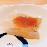 鮨おおね田 - ひらめの梅肉ソース