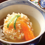 Gion Yuyama - 蒸し物。豆腐と百合根によるトロリ滑らかな団子をサクサクのおかきで包む