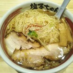 大阪塩系らーめん 塩子ちゃん - 純正天然塩らーめん 890円、麺大盛り +120円