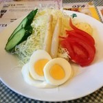 グリル一平 新開地本店 - シャキシャキ野菜サラダ