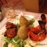 インド料理スラージ - チキン・ティッカなどのタンドリー料理とサモサ