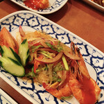 タイ料理レストランThaChang - シーフードサラダ春雨入り  野菜の下にムール貝(*^^*)