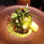 yokoyama - 黒ビールやしそを加えた衣の鱧のベニエ 生ハム メロン ズッキーニのソース 