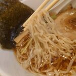 博多鶏塩らぁめん みやびや - 中細の縮れ麺！