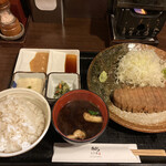牛かつもと村 渋谷店 - お待たせの牛カツ定食。