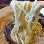Ramen Koi Ji - 炙り背脂塩らーめん　麺リフト
