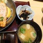 Kushitei - 御膳の味噌汁と小鉢