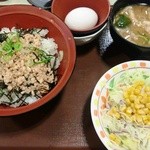 Sukiya - とりそぼろ丼280円＆サラダセット100円