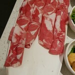 海底撈火鍋 - 追加した特選ラム肉のアップ、既に食べ始めています