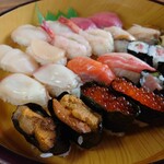 とも恵寿し - とも惠ずし 1,650円(税込)。 特上 1,210円(税込)。 ねぎトロ巻 385円(税込)。