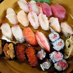 とも恵寿し - とも惠ずし 1,650円(税込)。 特上 1,210円(税込)。 ねぎトロ巻 385円(税込)。