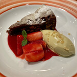 トラットリアビコローレヨコハマ - 