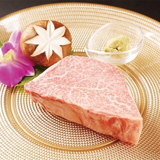 [Carefully selected ingredients] The taste of a famous restaurant with a history that is particular about Kuroge Wagyu beef