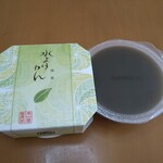 両口屋是清 - 水ようかん抹茶箱から出したって〜♪