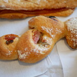 ほっぺパン - 梅と生ハムと大葉のベーコンエピ