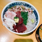 とろろ・海鮮料理 さんすい - 同行者が頼んだ駿河湾丼です