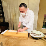 京天神 野口 - ◎野口大将の鱧の骨切りは見事な速さ❗️