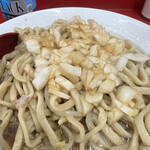 ラーメン二郎 - タマネギをパイルダーオン！