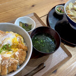 こんなところに食堂 - カツ丼と野菜そば