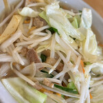 こんなところに食堂 - 野菜そばドアップ