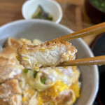 こんなところに食堂 - 肉厚カツ